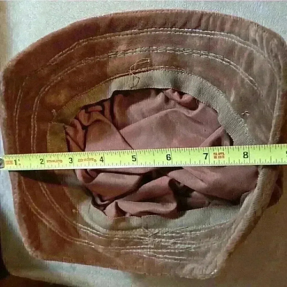 Vintage Ladies 50s Velvet Type Caramel Brown Ruched Hat - Picture 8 of 8